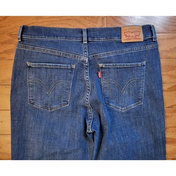 Levi's Jeans Women 10S Short Bootcut Mid Rise Medium Wash Denim - Picture 4 of 16